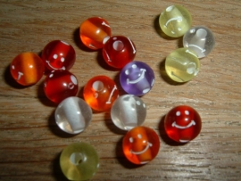 10 Stuks leuke ronde gekleurde smiley kraaltjes