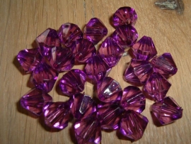25 Mooie transparant paarse facetkralen (konisch) van acryl van10 mm.