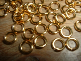 Mooie DQ metalen goudkleurige ringetjes van 6 mm.