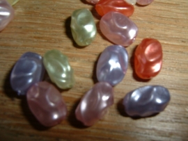 20 Stuks mooie gedraaide kralen in pastelkleuren