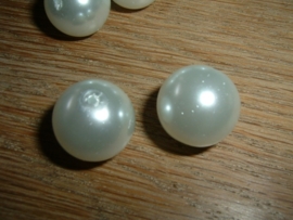 Mooie grote witte glasparels van 16 mm.