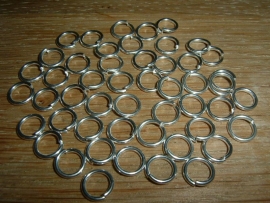 50 Stuks mooie zilverkleurige ringetjes 8 mm.