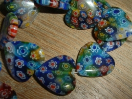 Mooie millefiori kralen in de vorm van een hartje
