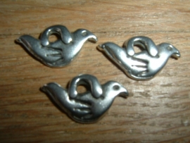 Mooie antique zilverkleurige metalen hangertjes "duifje"