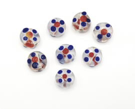 Mooie platte ronde glaskralen met rood, wit en blauwe stippen