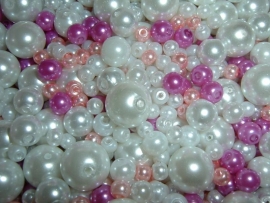 Mooie mix van 25 gram witte, roze en fuchsia gekleurde glasparels