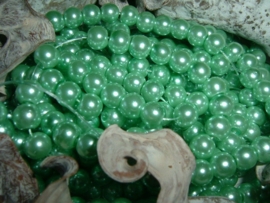 50 Stuks mooie diep crysolite groene glasparels 6 mm.