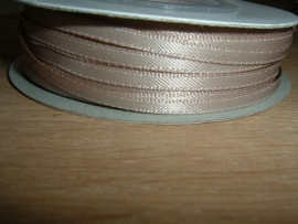 Mooi dubbelzijdig satijnlint 4 mm. in de kleur taupe