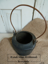 Vintage pot met handvat *