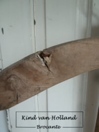Oude houten kledinghanger B *
