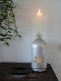 Metalen fles met etiket*