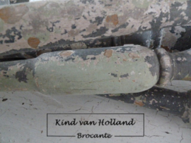 Oude houten trapspijl / ornament *