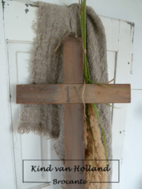 Houten kruis met Romeinse cijfers *