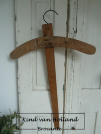 Houten kledinghangertje A *
