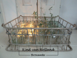IJzeren rek / krat met potjes *