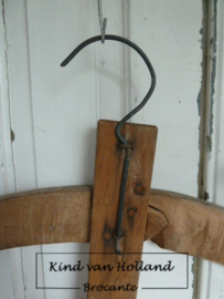 Houten kledinghangertje A *