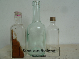 Setje van 3 oude flesjes *
