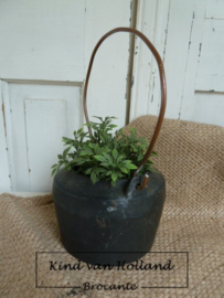 Vintage pot met handvat *