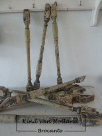 Oude houten trapspijl / ornament *