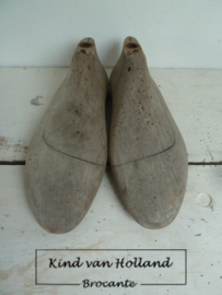 Set oude schoenenmallen *