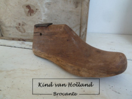 Oude houten schoenenmal *