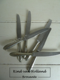 Lot van 6 oude mesjes *