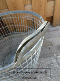 Oude zinken aardappelmand *