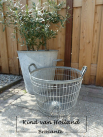 Oude zinken aardappelmand *