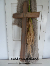 Houten kruis met Romeinse cijfers *