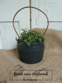 Vintage pot met handvat *