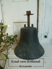 Oude gietijzeren bel *