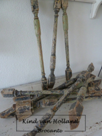 Oude houten trapspijl / ornament *