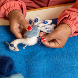 Sjaal met Verhaal - Hanger Delfts blauw Pauw