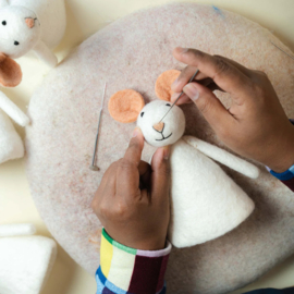 Sjaal met Verhaal - Paarse muis met tulp