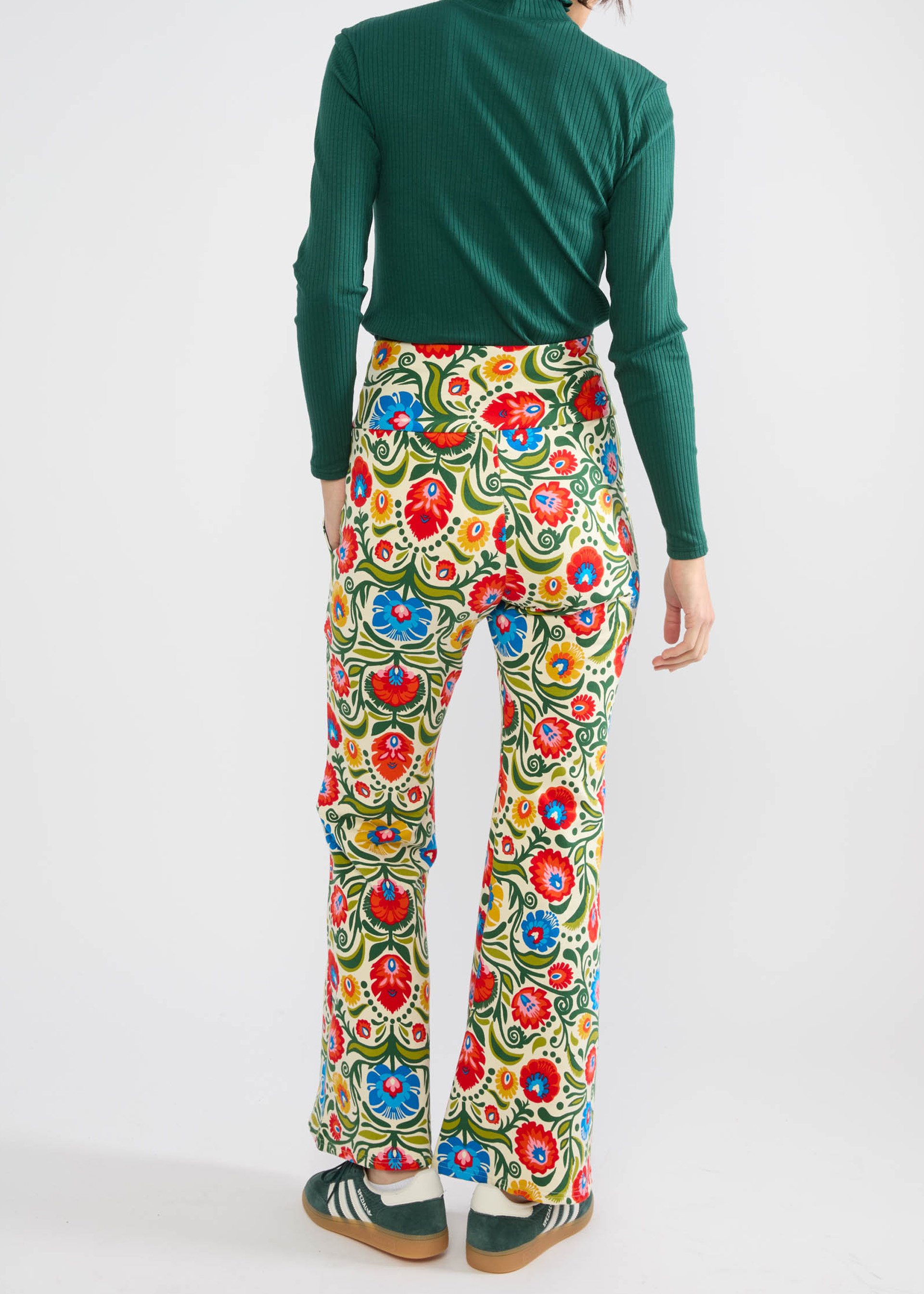 Blutsgeschwister - Easy Flared trousers Cosy casa de flores