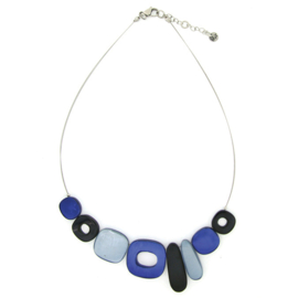 Blauwe resin ketting