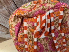 Stoffen rugtas beige met oranje bloemen