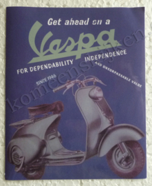 get ahead on a vespa blauw