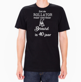 Unisex - T-shirt - zwart - Rollator - met naam en jaartal