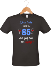 T-shirt - deze leuke vent - geef hem een wijntje