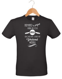 T-shirt - zwart - Unisex - Niemand is perfect - geboortejaar