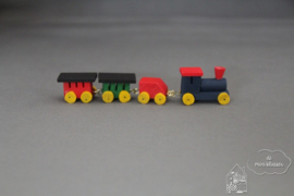 Gekleurde houten trein