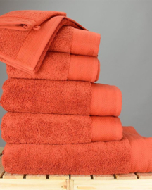 Luxe handdoeken Steenrood 700 grams 60 x 110 cm
