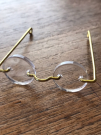 Bril met ronde glaasjes 5 cm.