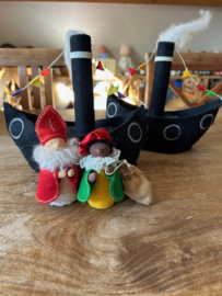 Sint en piet met pakjesboot (verkocht)