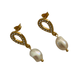 Bybjor Oval Pearl Golden Earstuds