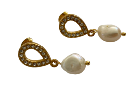 Bybjor Oval Pearl Golden Earstuds