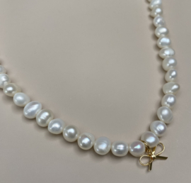 Bow Freshwater Pearl Necklace