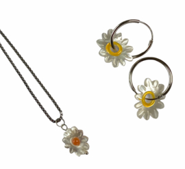 Little Daisy Necklace