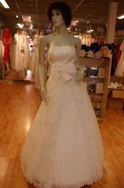 Strapless ivoor bruidsjurk  ( Nr. LS-1002 )
